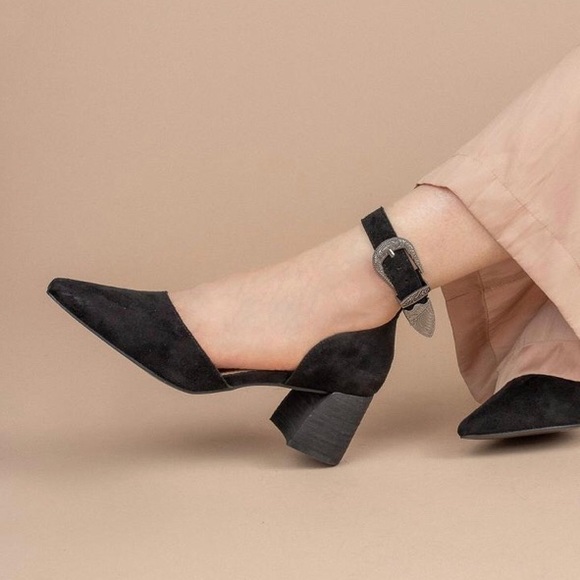 Black D'ORSAY LOW HEEL With Buckle NWT Size: 5.5 - Picture 4 of 4